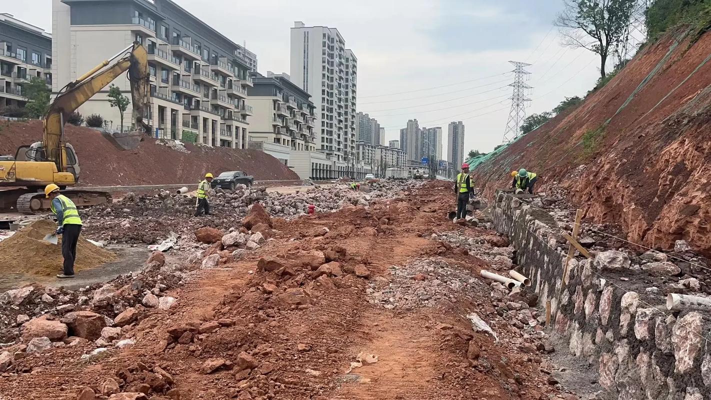 致敬勞動者 市政工程建設(shè)中的五一堅(jiān)守